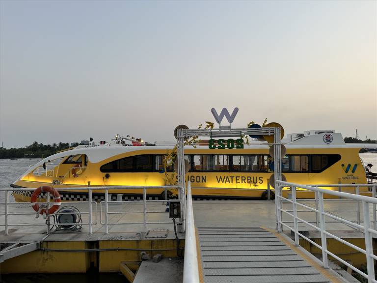 Cho thuê nhà quận 2 phường An Khánh khu biệt thự 4 xe-bus-song-sai-gon-batdongsanquan2.com