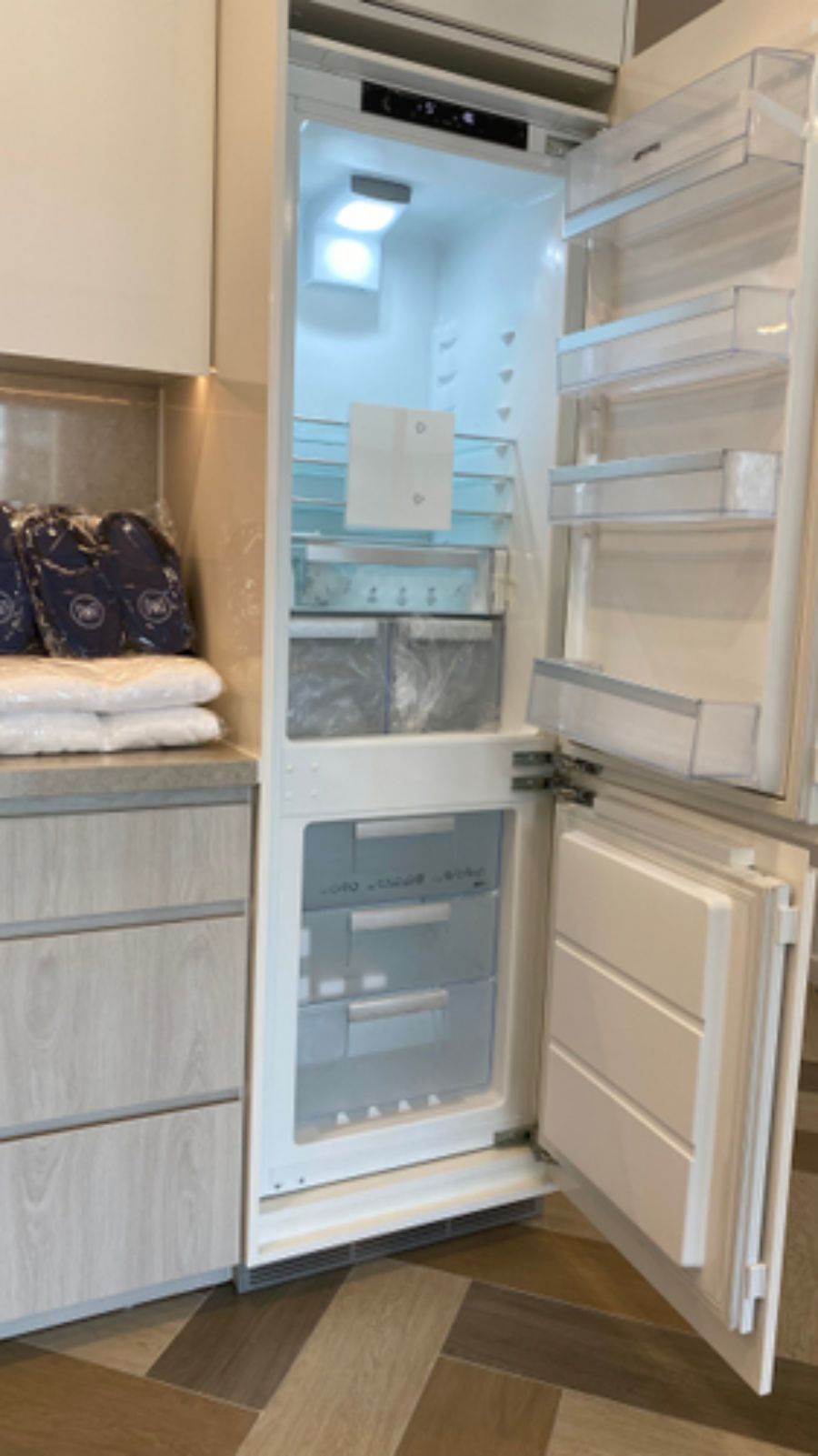 Bán-1-phòng ngủ The Metropole Thủ Thiêm Tòa Galleria tủ lạnh batdongsanquan2.com.jpg Ban 1 phong ngu The Metropole Thu Thiem Toa Galleria tu lanh batdongsanquan2.com .jpg