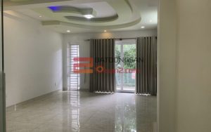 cho thue nha mat tien so 43 duong cao duc lan batdongsanquan2com